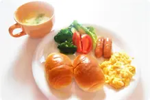  [幼児]ご朝食 和洋の簡単なブッフェスタイルの朝食をご用意しております。