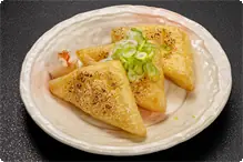 飛騨の郷土料理あげづけ 表面はカリッと中は味が染みた食感でご飯のおかずにもお酒のアテにもなる一品です。