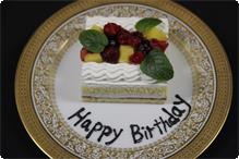 アニバーサリーケーキ 2～3名様用 2名様用のケーキです。
お誕生日などにちょっとお祝いしましょう
