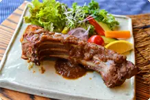 子猪肉のスペアリブ焼（タレ焼） 別注料理「子猪肉のスペアリブ焼（タレ焼）」