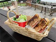 ホットサンドセット『ﾊﾑ＆ﾁｰｽﾞ』 お部屋に8：00前後にお持ちいたします。

ご予約数により提供時間は前後いたしますことをご了承ください。
