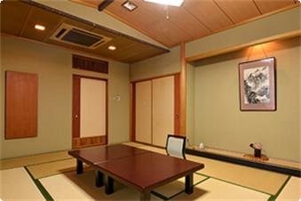 お部屋から筑波山は見えませんが、当館の最上階で位置し明るく広々とした和室です