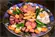 【囲炉裏で焼肉プラン】

ご夕食に、囲炉裏で焼肉をお楽しみいただけるプランです。
こちらのプランでは地元提携店の食材をご用意しており、
手ぶらでお越しいただいてもお楽しみいただけます。

※写真はイメージです。内容が変わる場合があります。


【お食事のご案内】
●ご夕食：囲炉裏で焼肉（牛肉・お野菜）