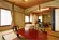 ２間（10.5＋10畳）のお部屋です。（２～１０名）