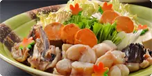 追加料理　あんこう鍋 冬の鍋料理といえばこれ。ぷりぷりとしたあん肝とあんこうの美味しさがたまりません。最後は雑炊にして余すところなく堪能してください。
