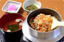 五目釜飯 
